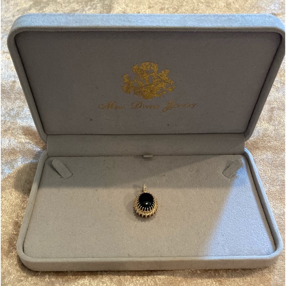 Maui divers black coral and diamond pendant - Picture 3 of 5